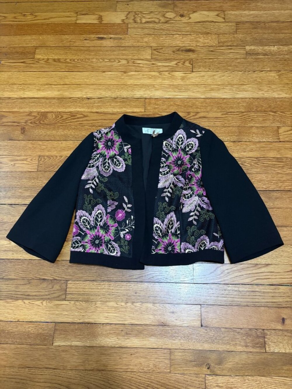 Tahari Womens Open Front Blazer Jacket Size 6p Black Floral 3/4 Flare Sleeve